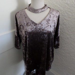 Listicle Crushed Velvet Collared V Neck Top M